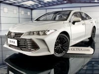 Toyota Avalon White 1:18 Diecast Car Model - مجسم...