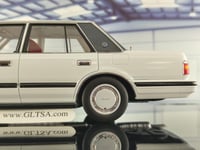Toyota Crown MS122 White (Red Interior) 1:18 XiaoG...