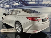 Toyota Camry 2025 White 1:18 Diecast Car Model