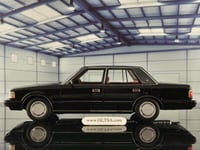 Toyota Crown 1984 Black 1:18 XiaoGuang 8250611B