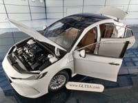 Toyota Camry 2025 White 1:18 Diecast Car Model