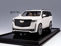RARE Cadillac Escalade 2022 White 1:18 MotorHelix...