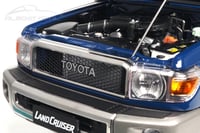 Toyota Land Cruiser 76 Blue 1:18 Almost Real 87010...