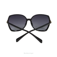 نظارة شمسية باطار اسود من ماركة بريم PARIM