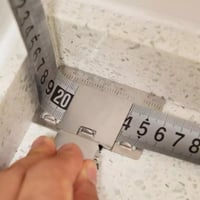 مشبك تحديد موقع القياس على المتر