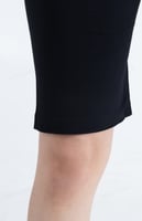 درزن شورت نسائي قطني جامبو أسود ( 12 حبه )