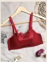 ستيان بوش أب مزين بالدانتيل