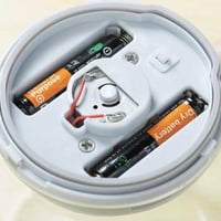 كوب زجاجي مع خلاط كهربائي