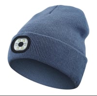 قبعة مزود بمصباح LED مدمج وقابل لإعادة الشحن. تتمي...