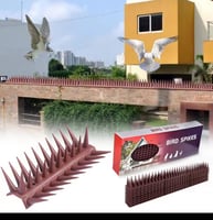 مسامير طاردة للطيور، وهي أداة تستخدم لمنع الطيور و...