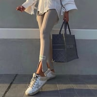 قطعة سفلية من ذا جفنج موفمنت