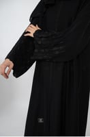 عباية مطرزة