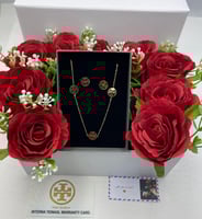 بكس اكسسوار هديه مزين بالورد