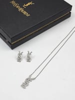 اكسسوارات نسائية من ماركة سان لوران