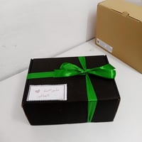 طقم ولادي ▪️ثوب سعودي . ▪️بشت بالاسم حسب الطلب