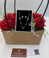 بكس اكسسوار هديه مزين بالورد