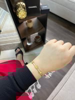 سواره يد واقف نسائي شانيل