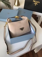 برادا الهبة شنط برادا الجديد بعلبةالماركة