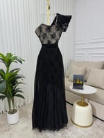 فستان جورجيت بلسييه على دنتيل راقي على اصوله