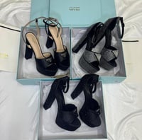 شوزات برادا مع جميع الملحقات