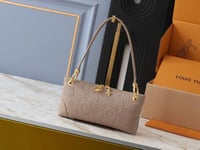 شنط لويس هاكوالتي بعلبة الماركه