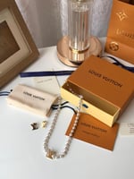 سلسال نسائي ماركه لويس فيتون + حلق