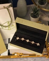 اسواره فإن كليف ماستر نسائي فخم