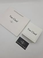 طقم___ نسائي .. من فان كليف.. ساعه مع الاسواره..