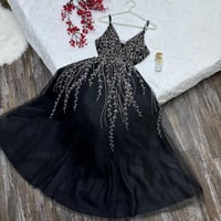 فستان تل دبل كلوش طبقتين - تطريز كمبيوتر مع رشة فص...