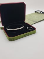 اسواره جوتشي مع خاتم.. مع جميع ملحقات الماركه الاص...