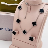 عرررررررض اكسسسسورات نسائيه ماركة فان كليف