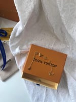 سواره نسائي انيقه سواره يد نسائي طايح لويس