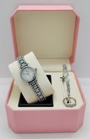 ساعه نسائيه