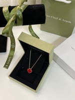 سلسال عنق نسائي فان كليف