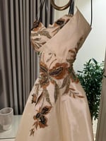 فستان الخامه:شانطون مطرز