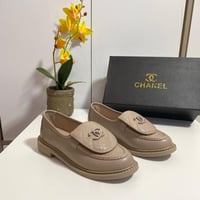 عرض على جزم شانيل