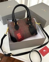 شنط ايترو هاكوالتي بعلبة الماركة