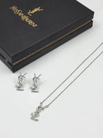 اكسسوارات نسائية من ماركة سان لوران