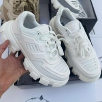 شوزات برادا