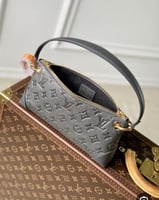 شنط لويس هاكوالتي بعلبة الماركه