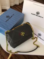 شنطة توري بورش