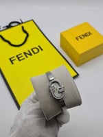 ساعه فندي نسائي