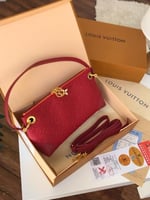 شنط لويس هاكوالتي بعلبة الماركه