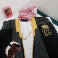 طقم ولادي ▪️ثوب سعودي . ▪️بشت بالاسم حسب الطلب