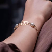 اهدي من تحب سواره بالاسم او الاحرف