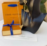 سلسال لويس فيتون