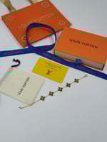 أساور نسائية ... منوعه مع ملحقات الماركه..