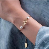 اهدي من تحب سواره بالاسم او الاحرف