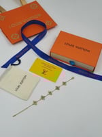 أساور نسائية ... منوعه مع ملحقات الماركه..