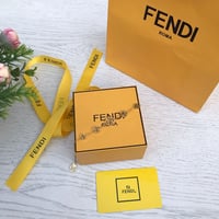 أسواره نسائية ‍ من فندي درجة اولى مع كافة ملحقاتها